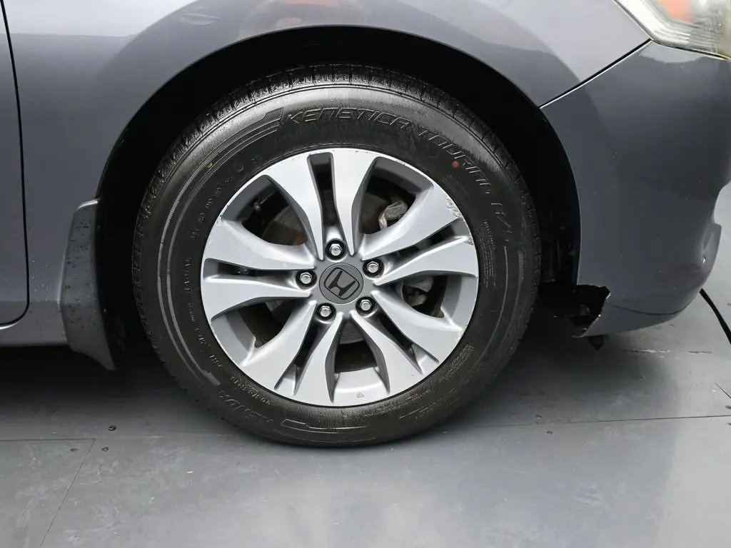2015 Honda Accord LX photo 13