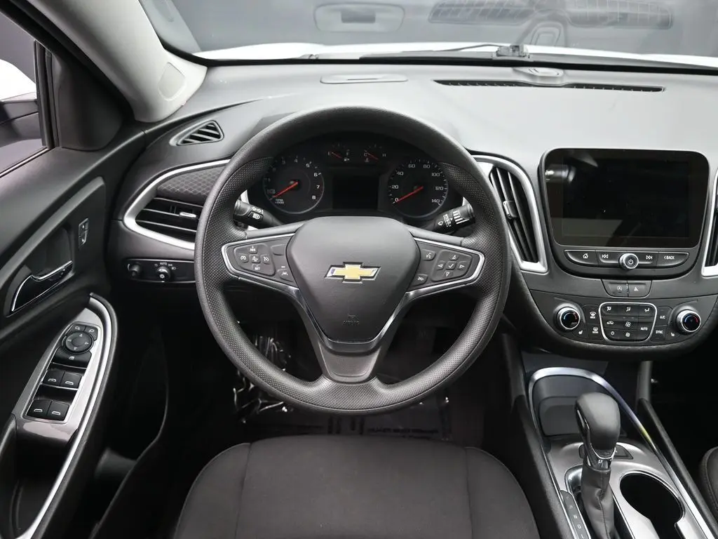 2024 Chevrolet Malibu 1LT photo 18