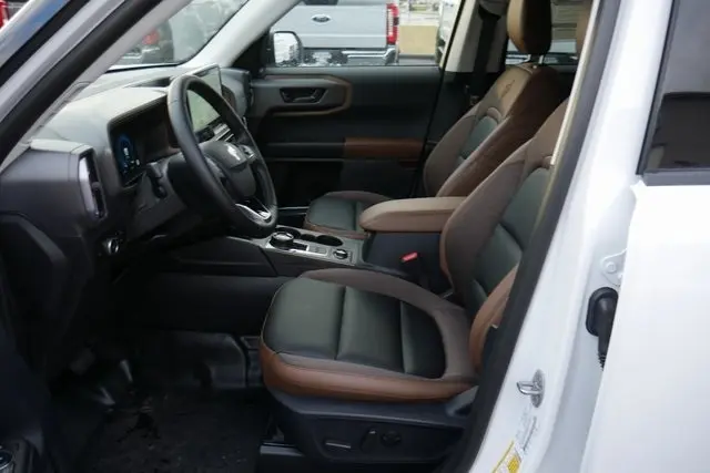 2025 Ford Bronco Sport Outer Banks photo 2