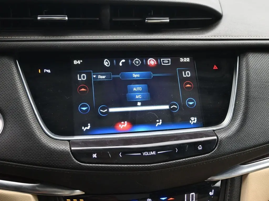 2018 Cadillac XT5 Premium Luxury photo 14