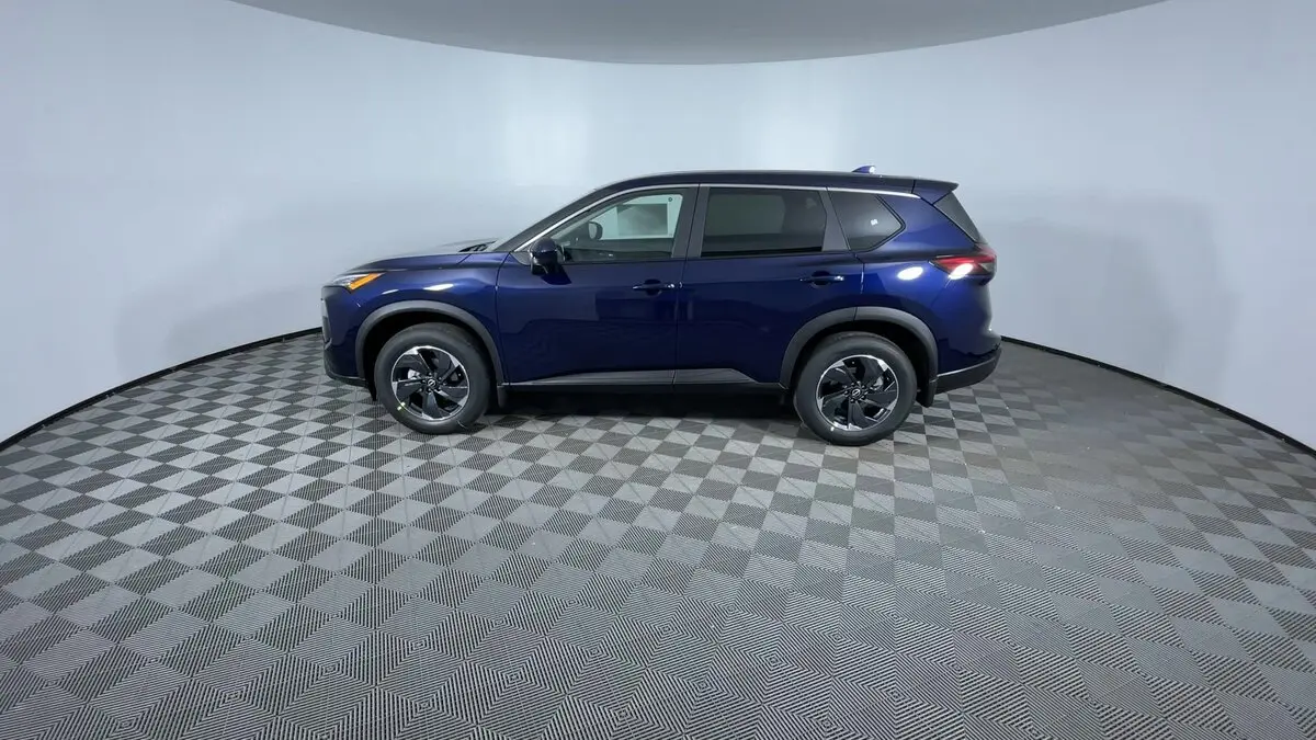 2026 Nissan Rogue SV photo 2