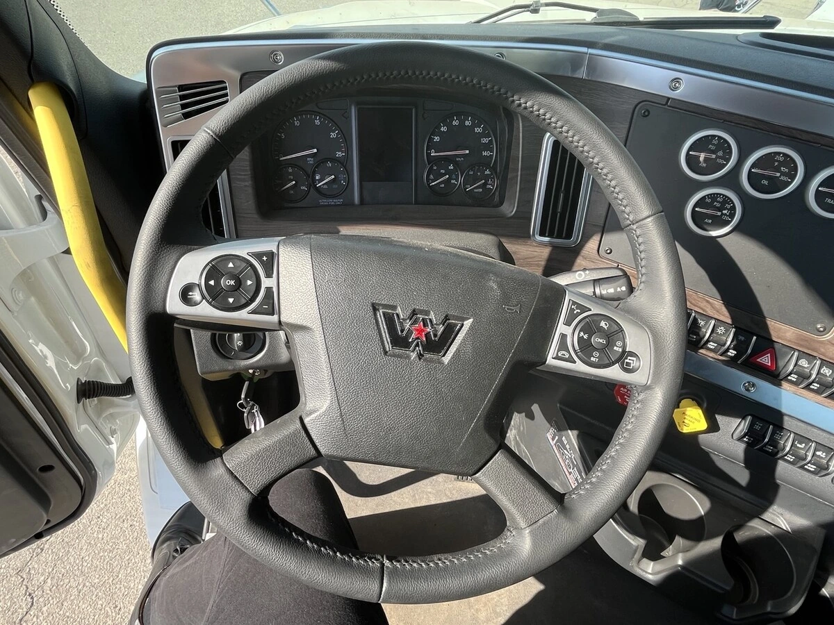 2027 Western Star 47X — photo 7