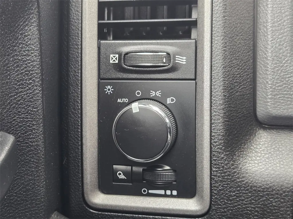 2018 Ram 2500 Tradesman photo 24