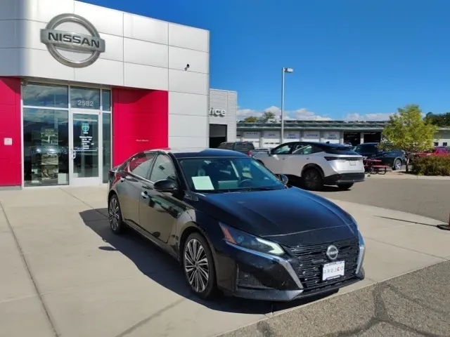 2023 Nissan Altima 2.5 SL photo 3