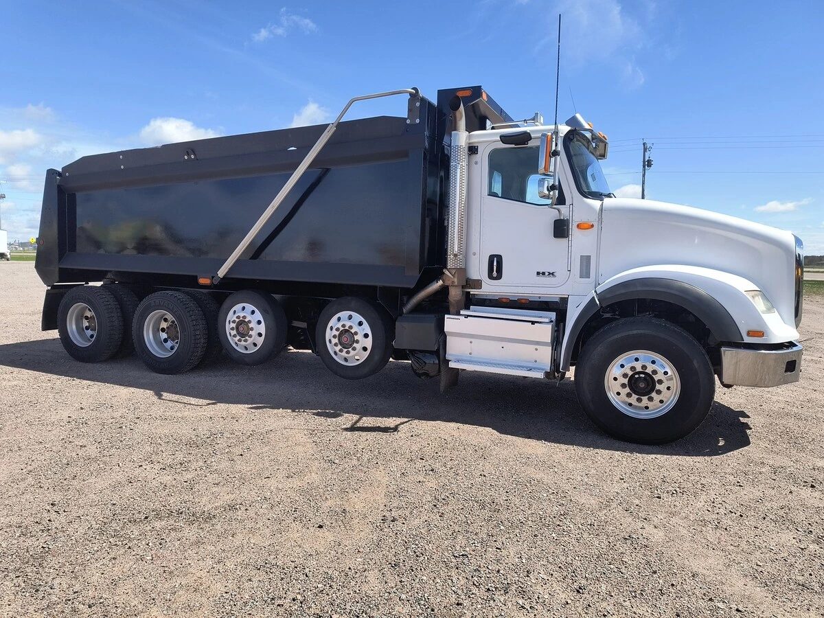 2018 International HX in Plover, WI — photo 3