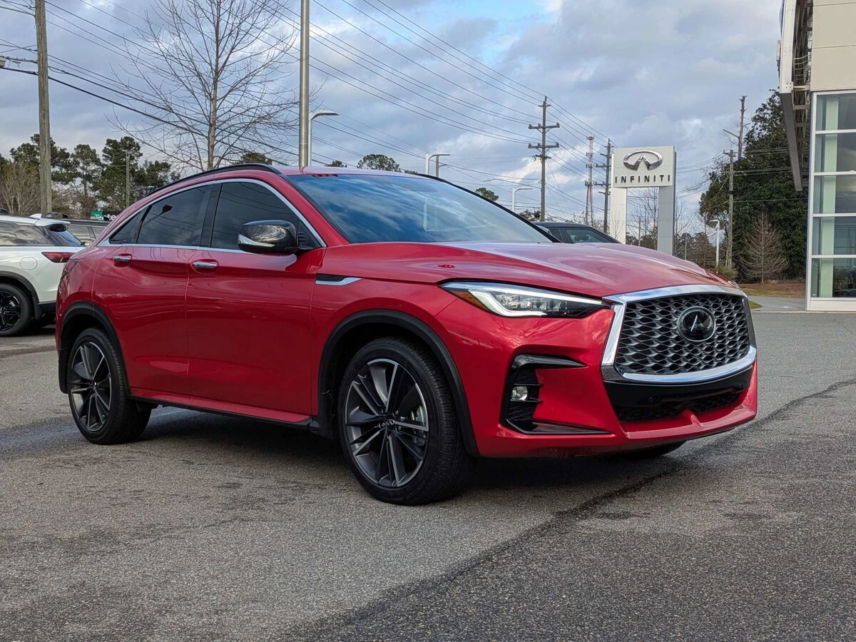 2023 INFINITI QX55 Essential
