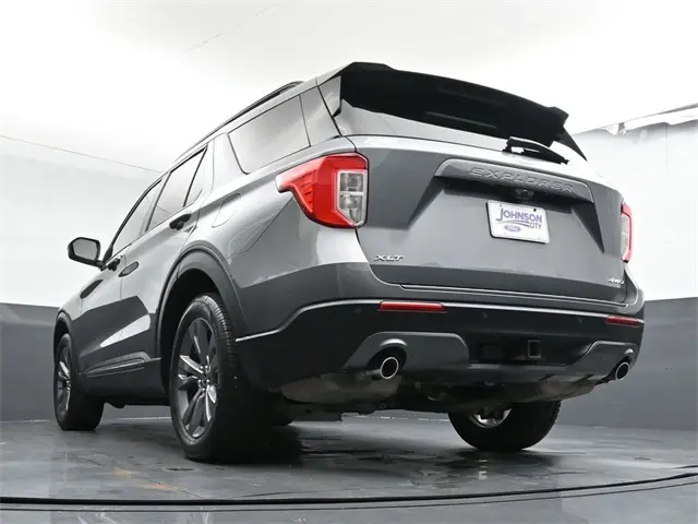 2022 Ford Explorer XLT Sport photo 31