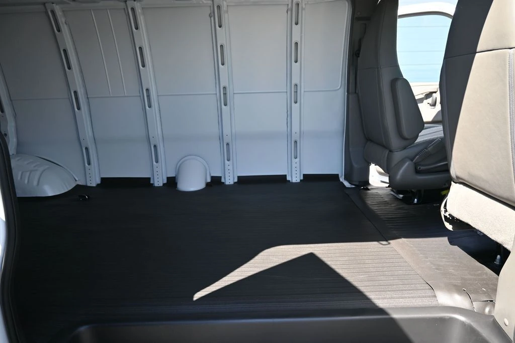 2026 GMC Savana Cargo Work Van - Photo 12