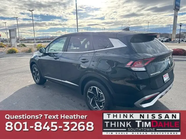 2024 Kia Sportage LX photo 3