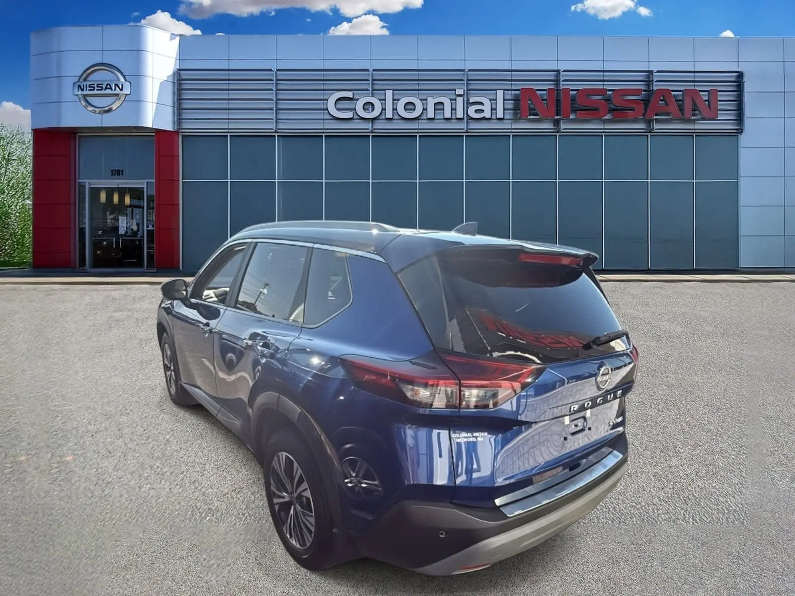 2022 Nissan Rogue SV photo 2
