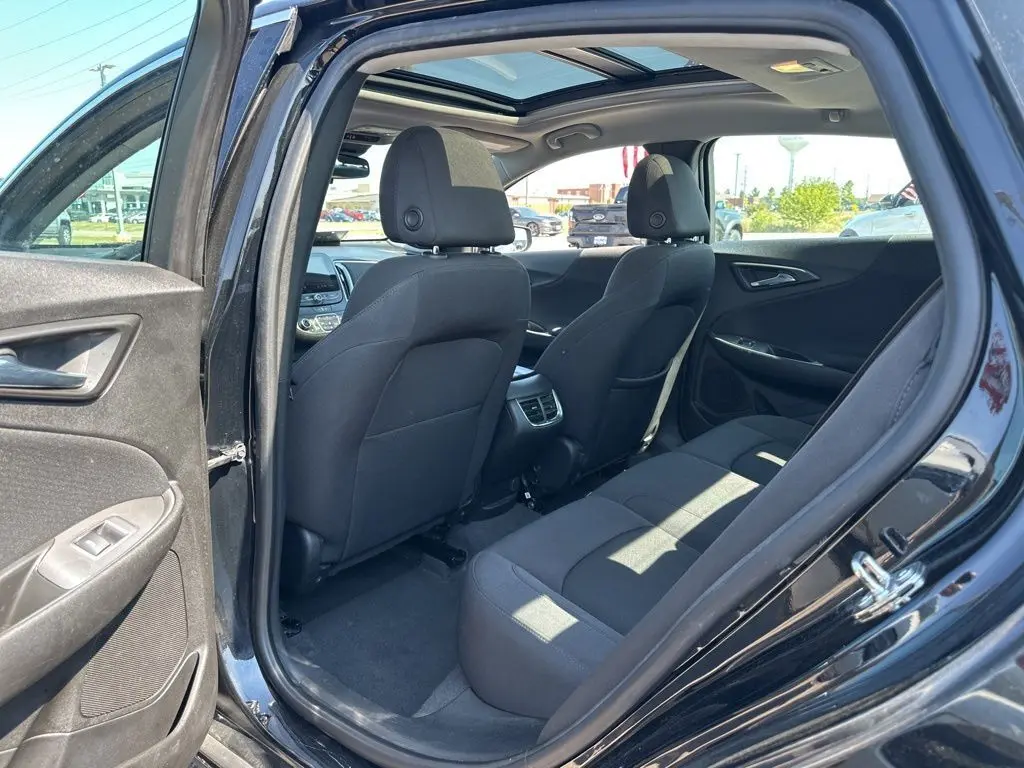 2023 Chevrolet Malibu 1LT photo 13