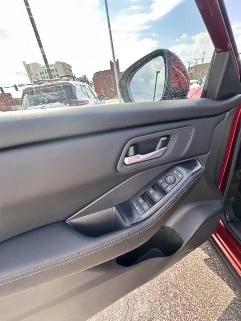 2026 Nissan Rogue SV photo 17