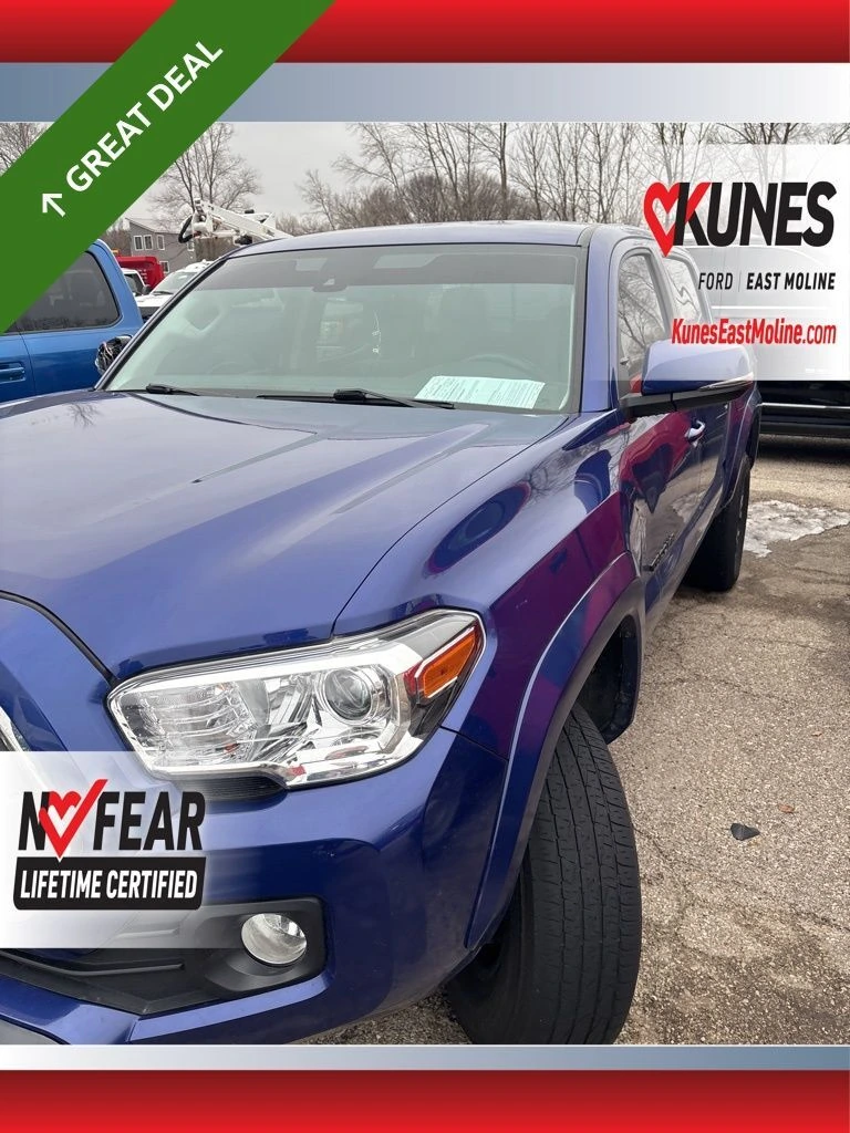 2023 Toyota Tacoma SR5's photo