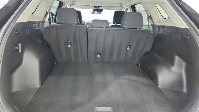 2025 Kia Sportage LX - Photo 17