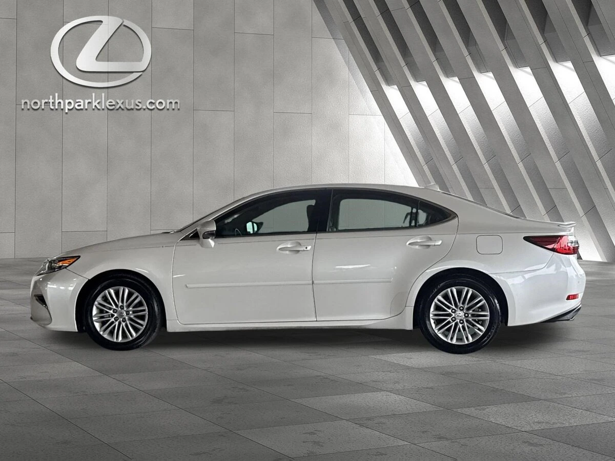 2017 Lexus ES 350 350's photo