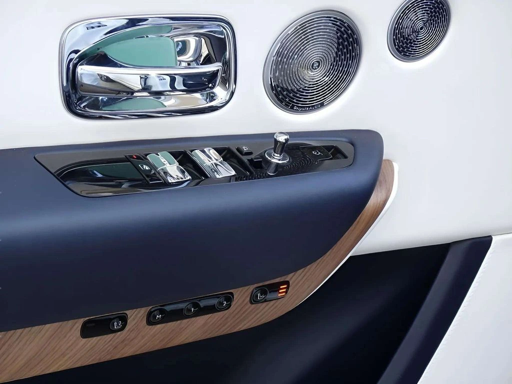 2025 Rolls-Royce Cullinan Base - Photo 18