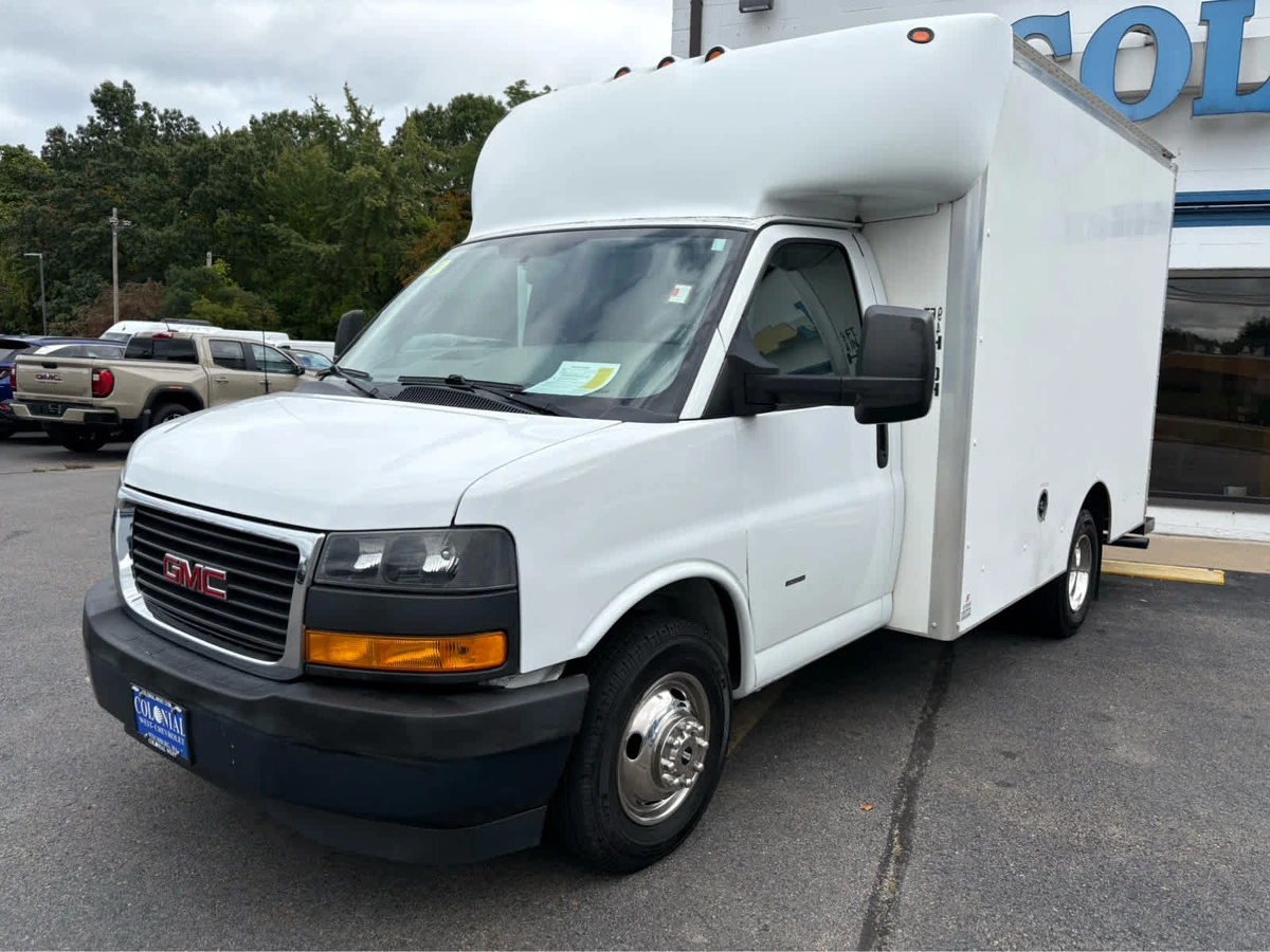 2018 GMC Savana Cutaway Work Van