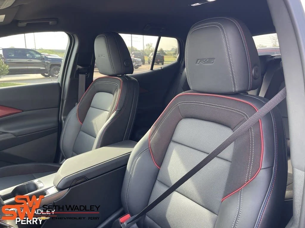 2025 Chevrolet Equinox EV RS - Photo 12