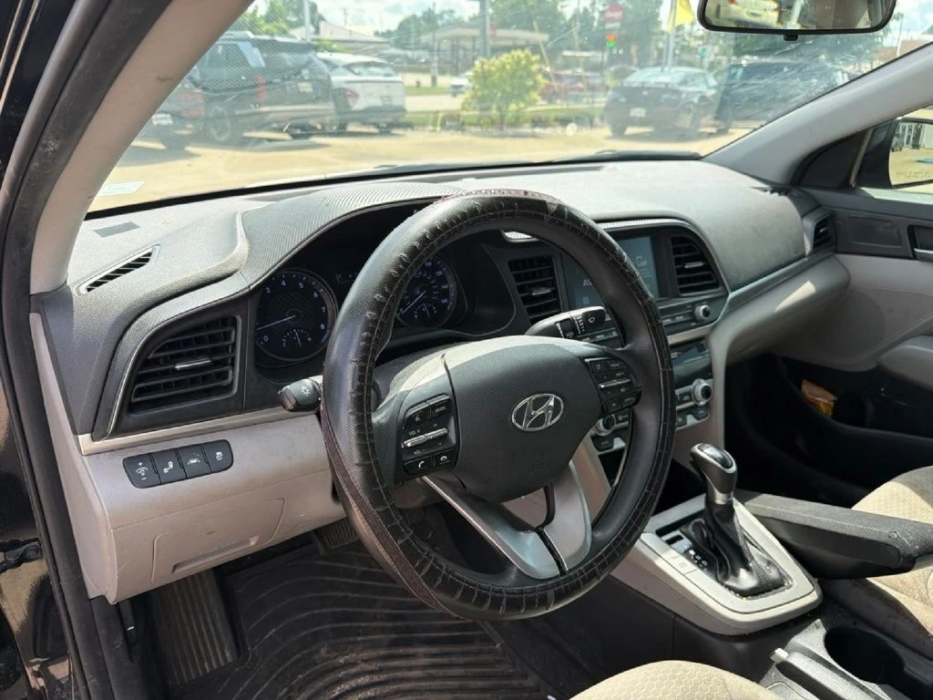 2020 Hyundai Elantra SEL - Photo 13