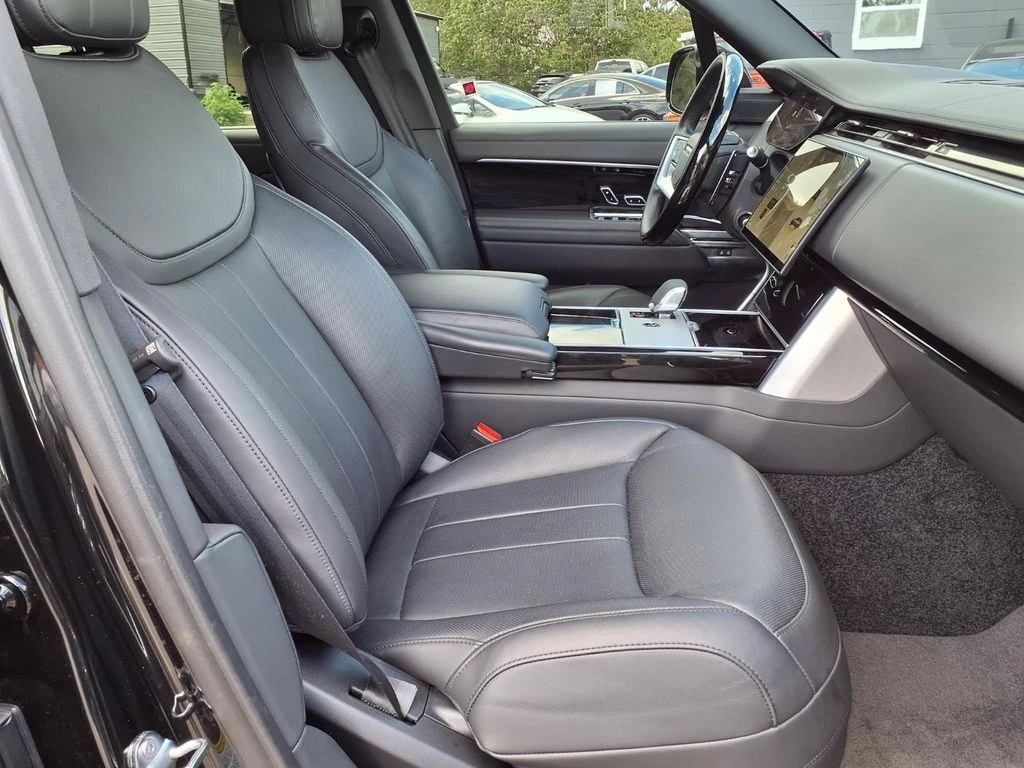 2025 Land Rover Range Rover SE - Photo 13