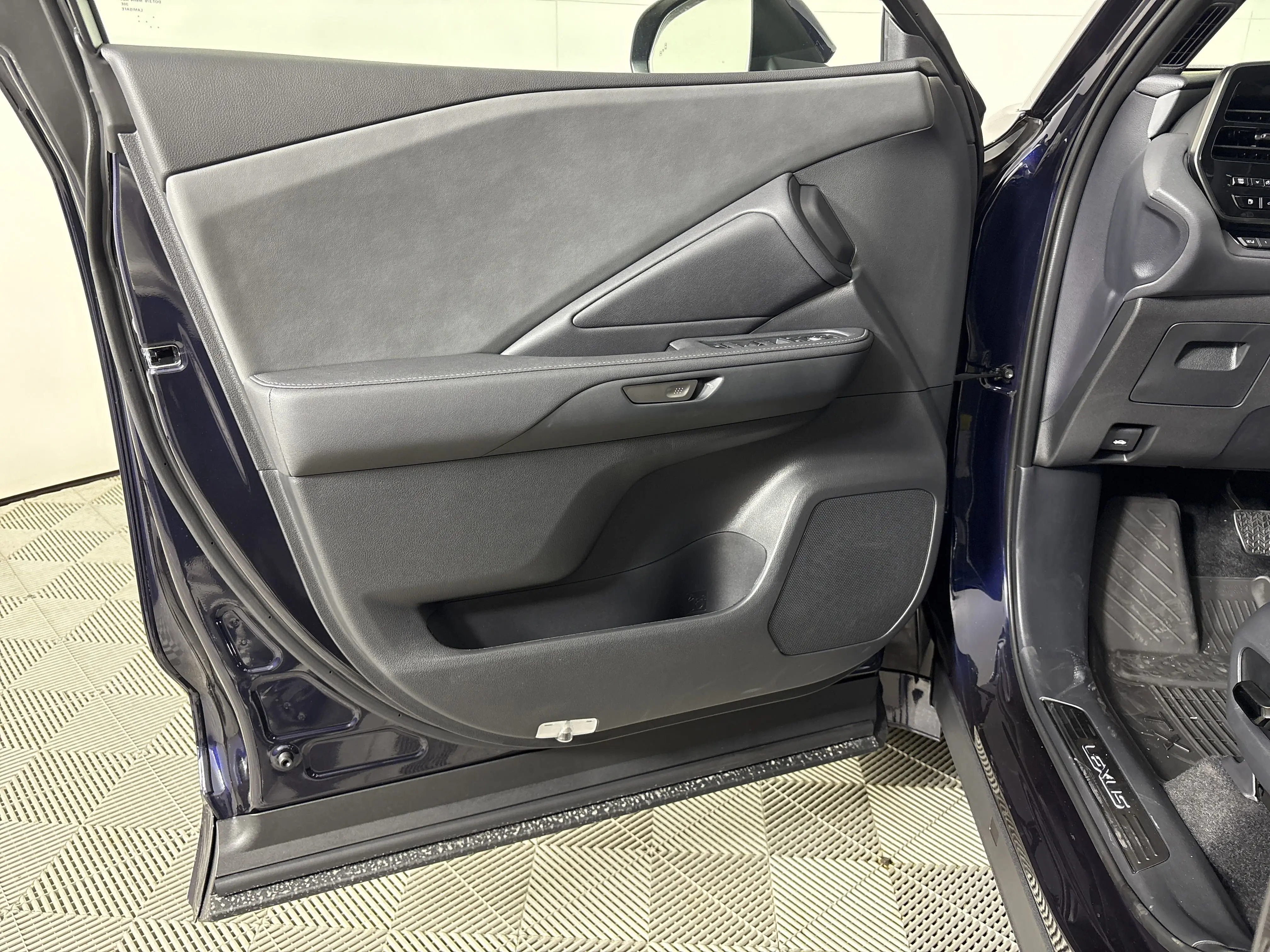 2025 Lexus TX 350 Premium photo 2