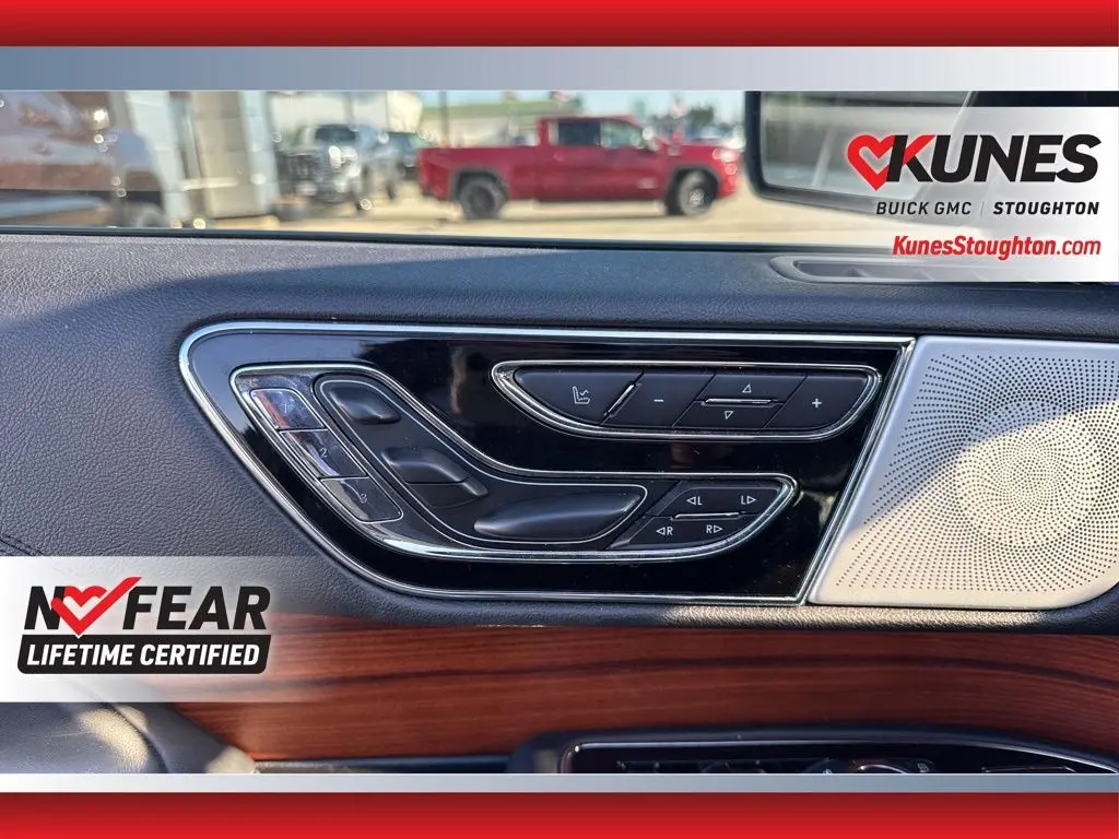 2019 Lincoln Navigator L Reserve photo 12