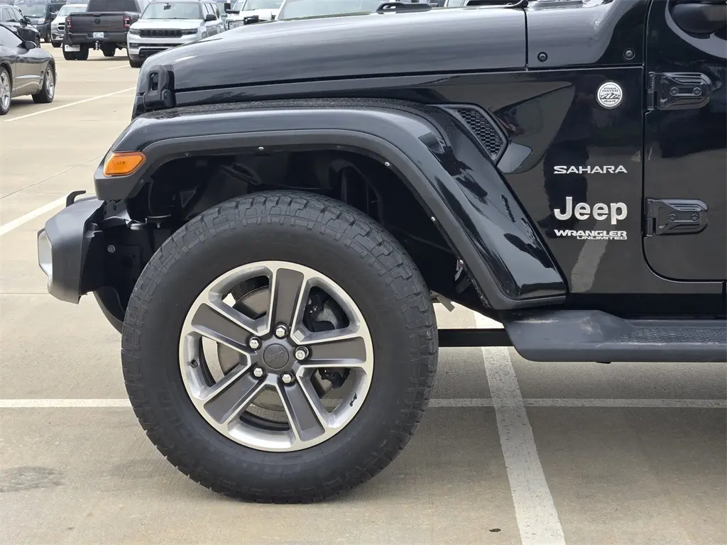 2022 Jeep Wrangler Unlimited Sahara photo 8