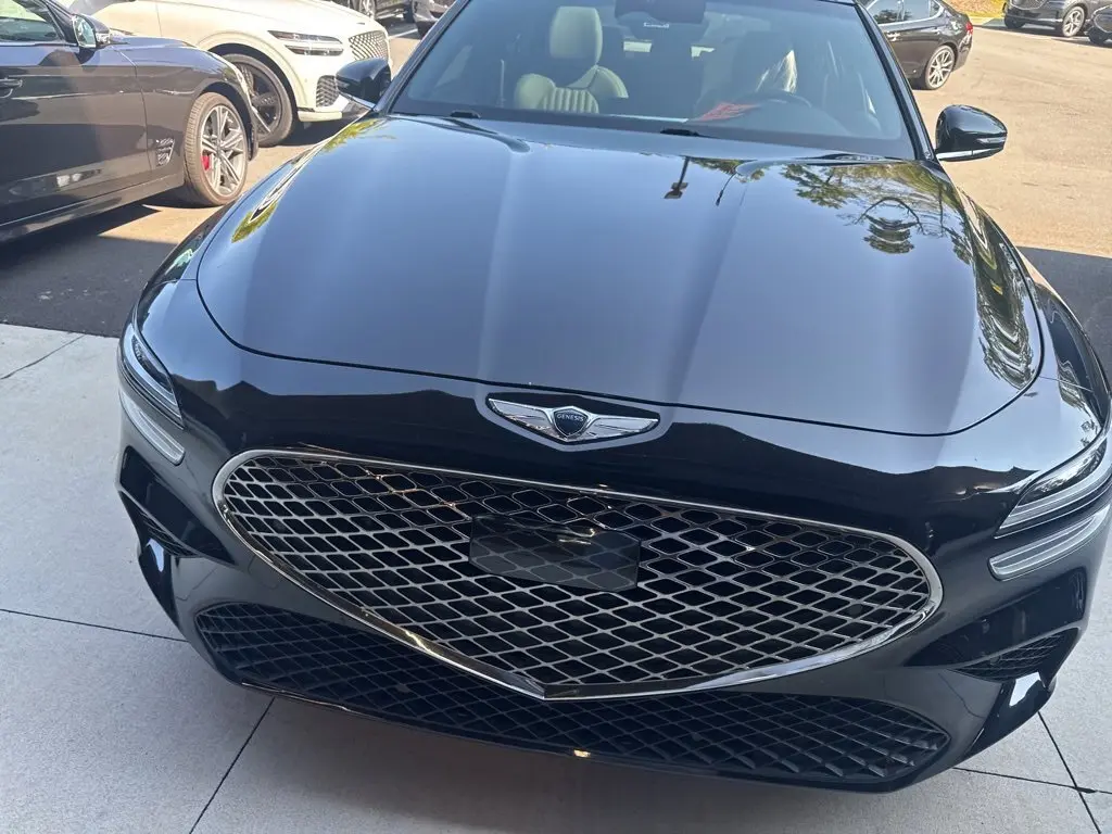 2022 Genesis G70 2.0T Prestige photo 3