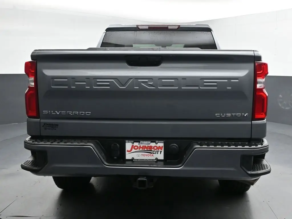 2020 Chevrolet Silverado 1500 Custom photo 8