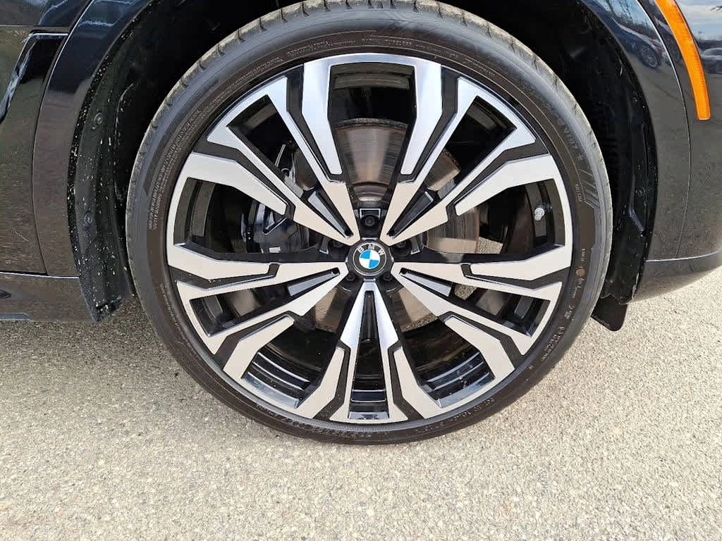2025 BMW X7 M60i - Photo 14