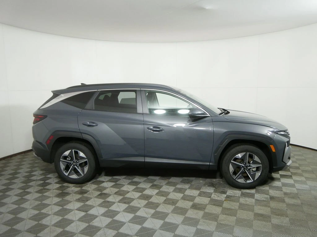 Used 2025 Hyundai Tucson SEL with VIN 5NMJBCDE2SH506552 for sale in Golden Valley, Minnesota