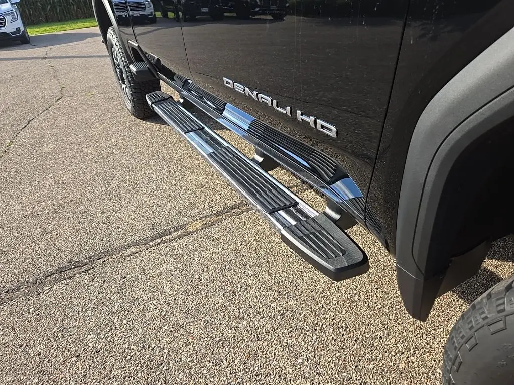 2025 Gmc Sierra HD Denali photo 37