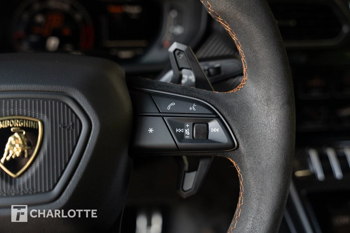 2023 Lamborghini Urus Performante - Photo 26