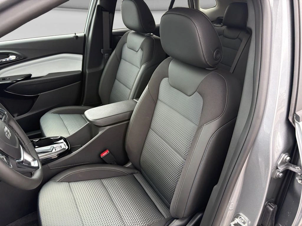 2026 Chevrolet Trax LT - Photo 21