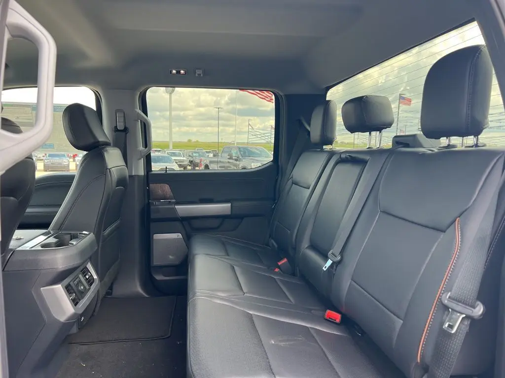 2026 Ford F-250 photo 16
