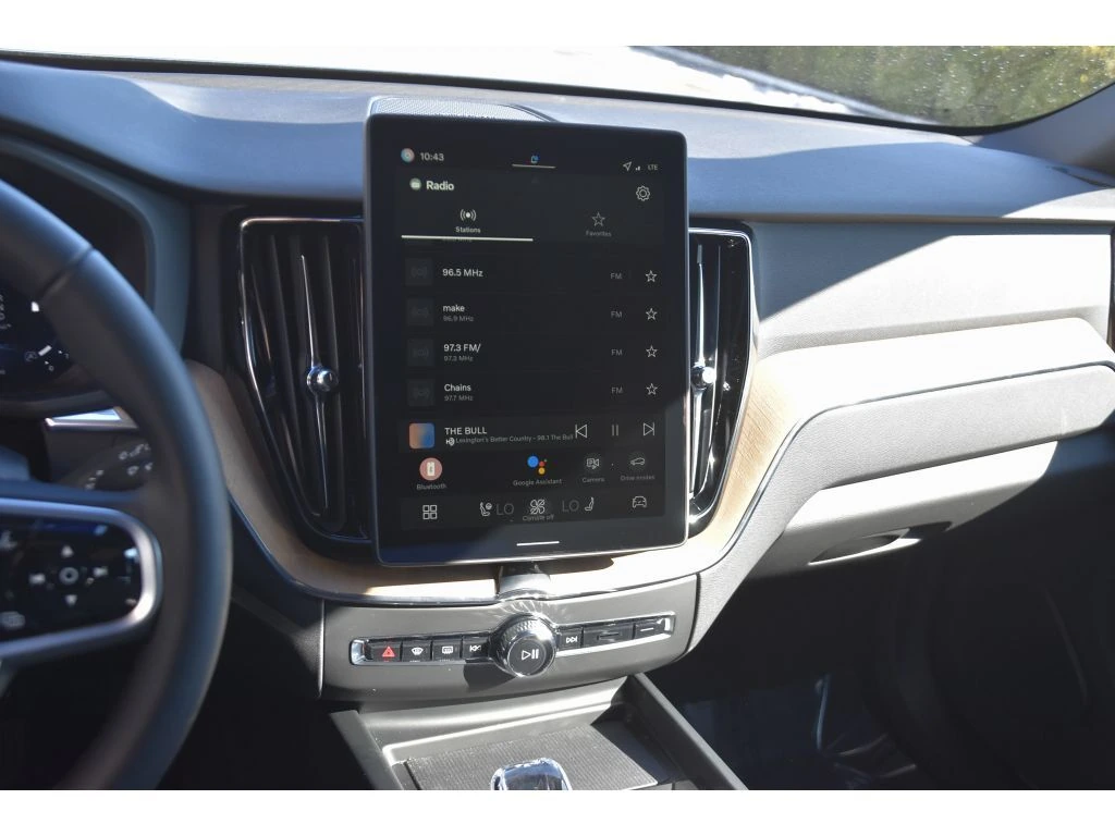 2026 Volvo - image 18