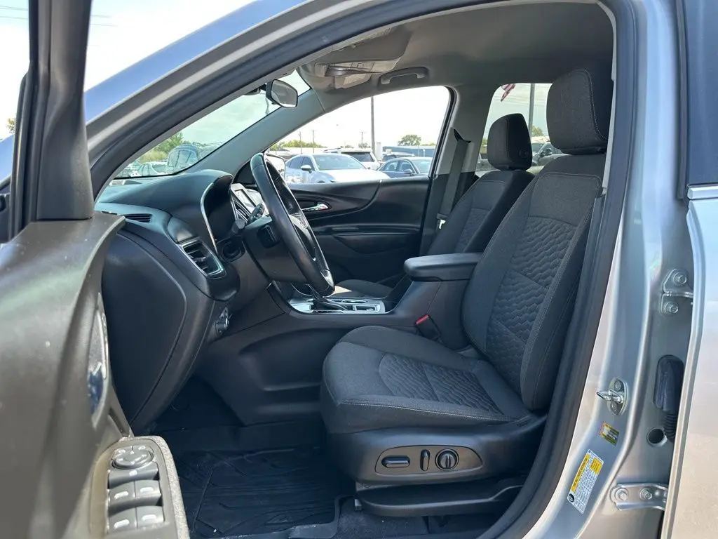 2020 Chevrolet Equinox LT photo 5