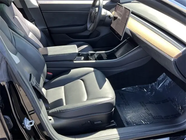 2020 Tesla Model 3 photo 21