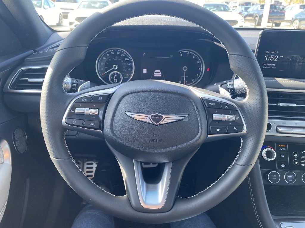 2025 GENESIS G70 Standard - Photo 13