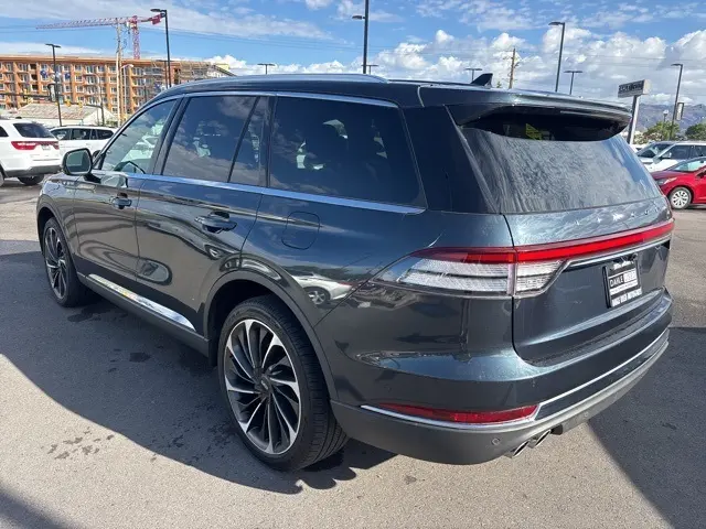 2022 Lincoln Aviator Reserve photo 3
