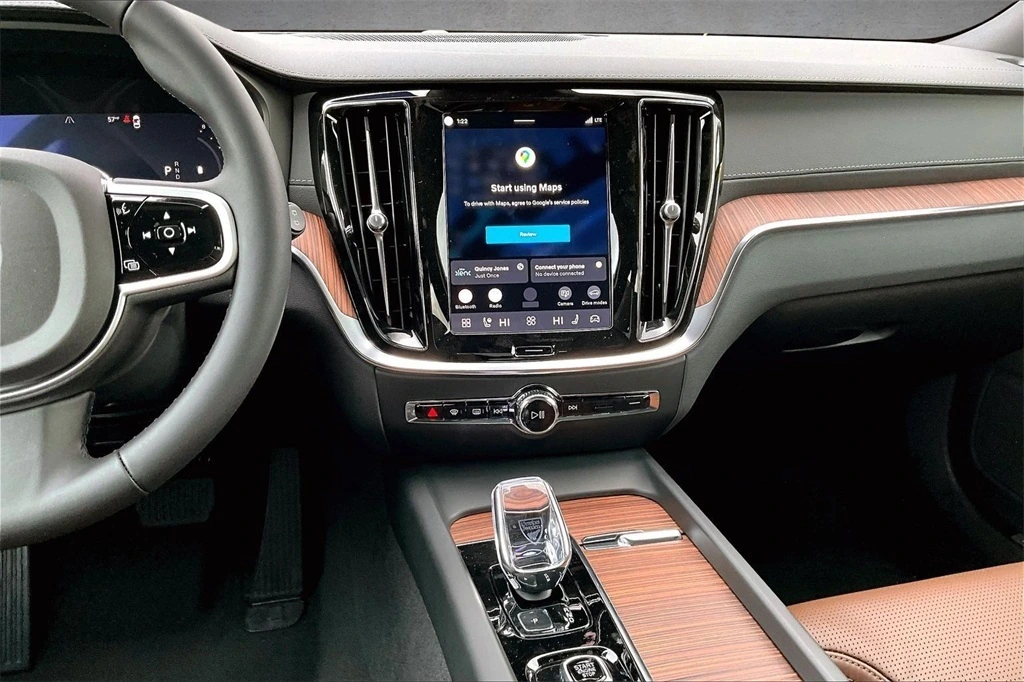 2026 Volvo - image 6