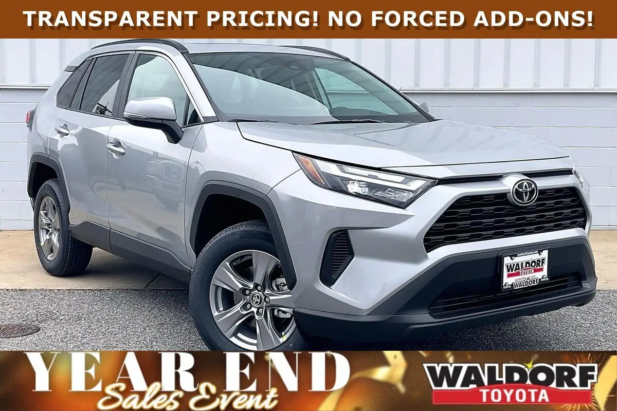 2025 Toyota RAV4 XLE's photo