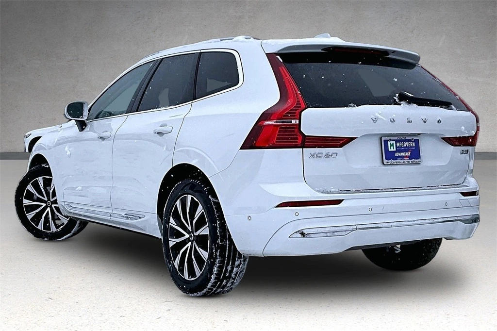 2023 Volvo - image 4