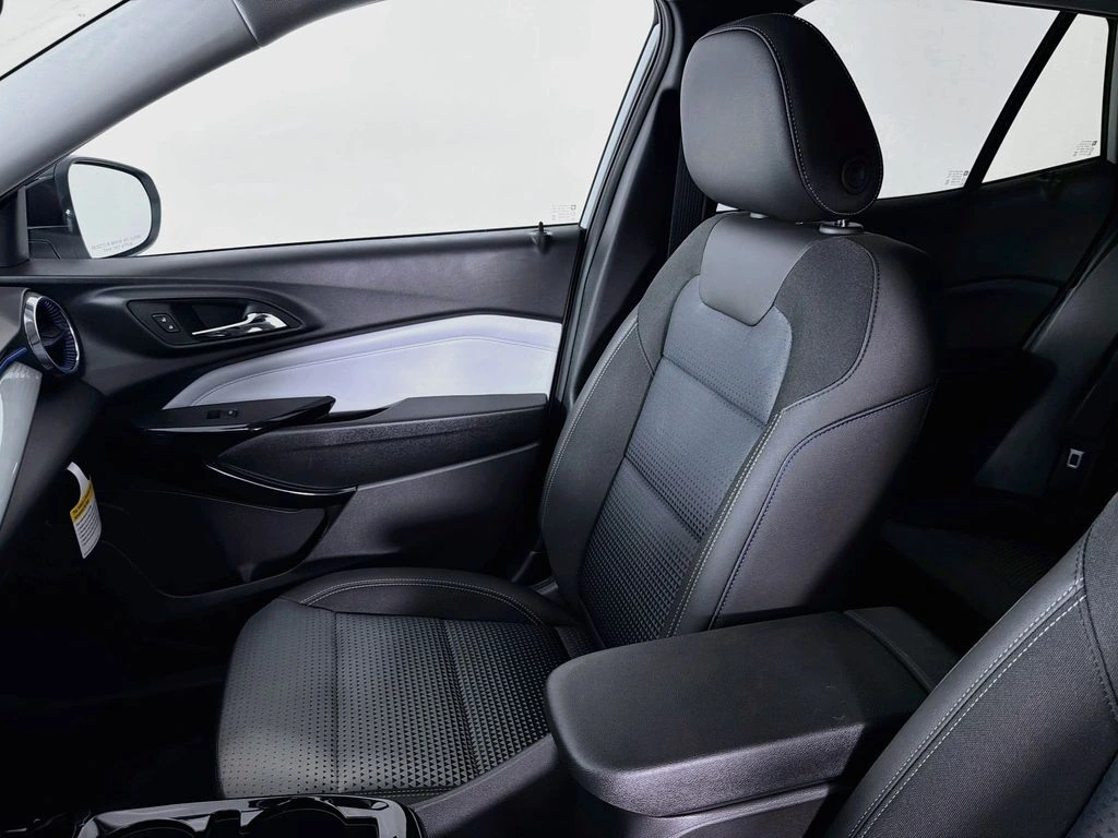 2026 Chevrolet Trax LT - Photo 22