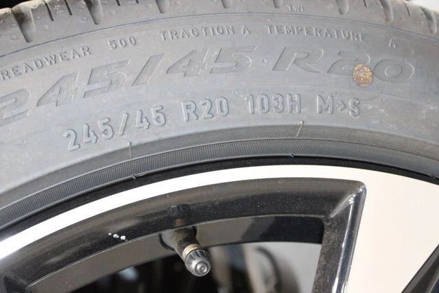 2025 Volvo - image 47