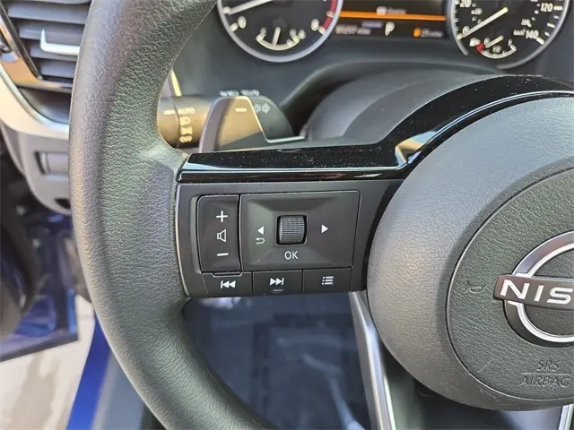 2023 Nissan Rogue SV photo 9