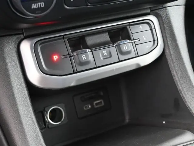 2023 Gmc Acadia SLT photo 18