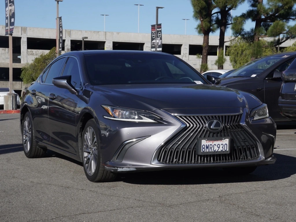 2019 Lexus ES 350's photo
