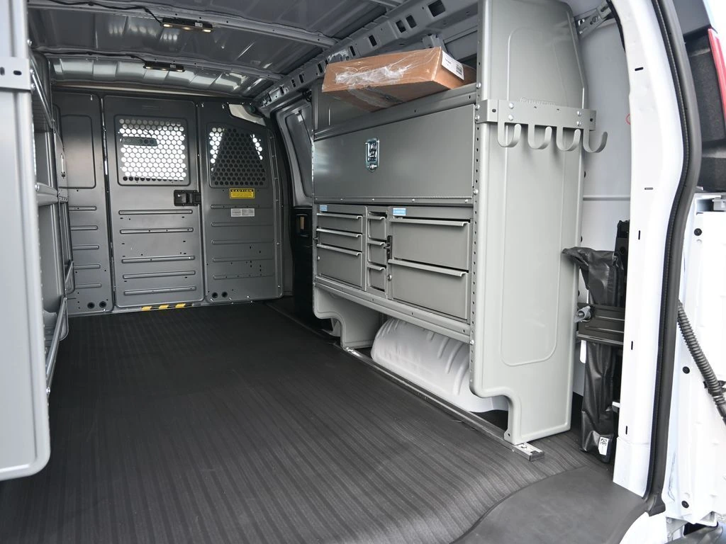 2025 GMC Savana Cargo Work Van - Photo 12