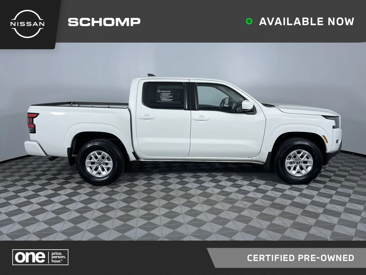 2024 Nissan Frontier SV Crew Cab 4X4 SWB's photo